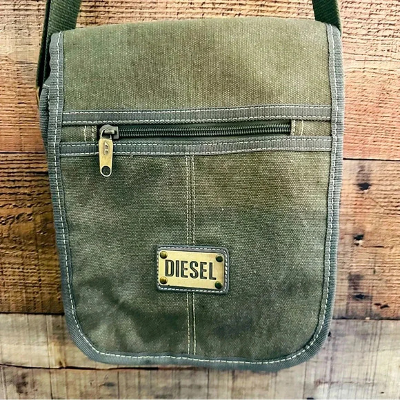 New Unisex Rare Vintage Y2K Diesel Distressed Crossbody Mulitpocket Military Bag - Picture 2 of 14